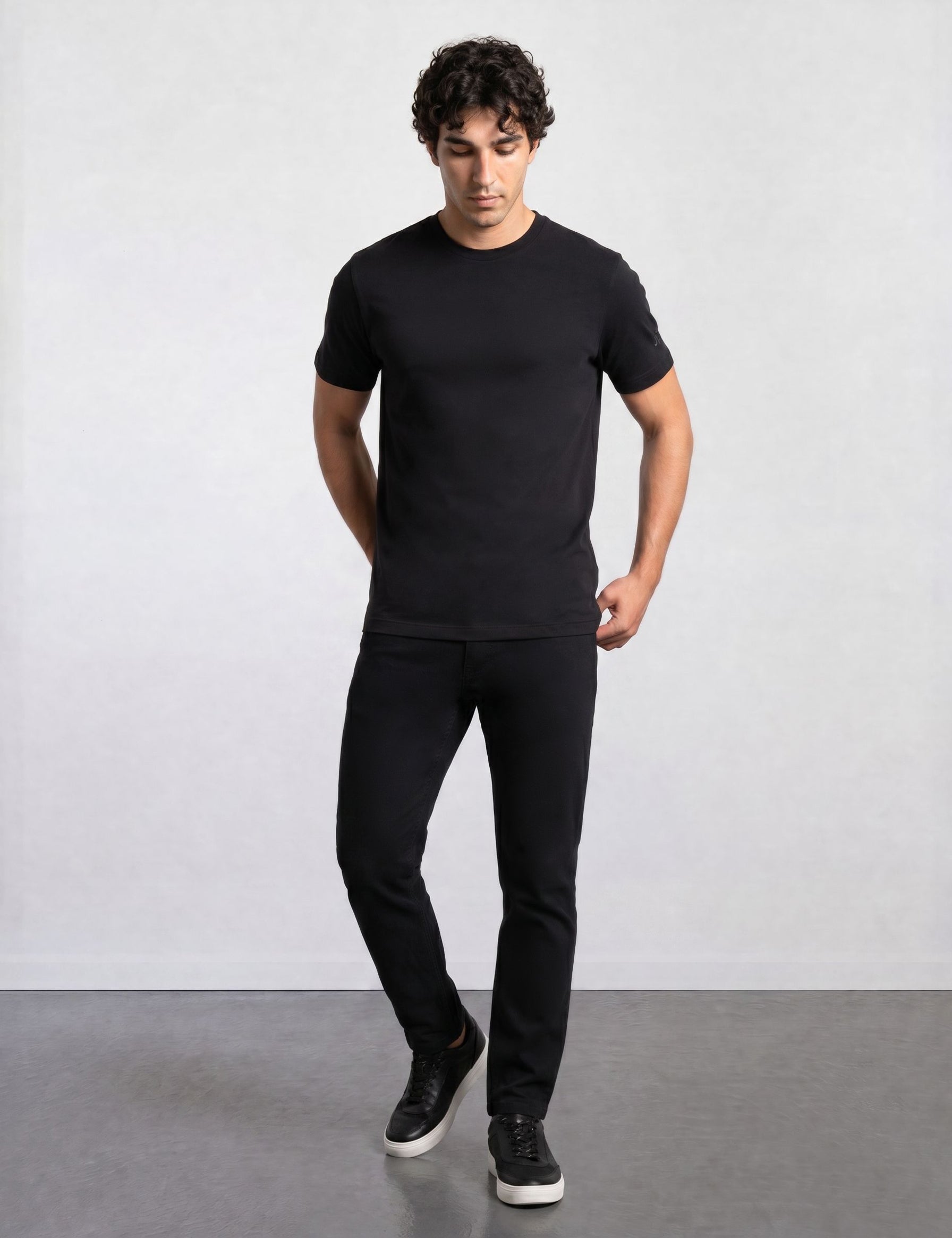 THE ACTIVE - SLIM HALF TEE - BLACK