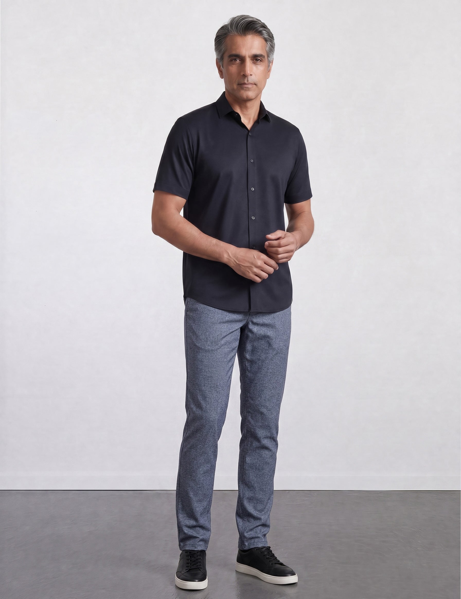 THE EVERYDAY - SLIM HALF SHIRT - BLACK