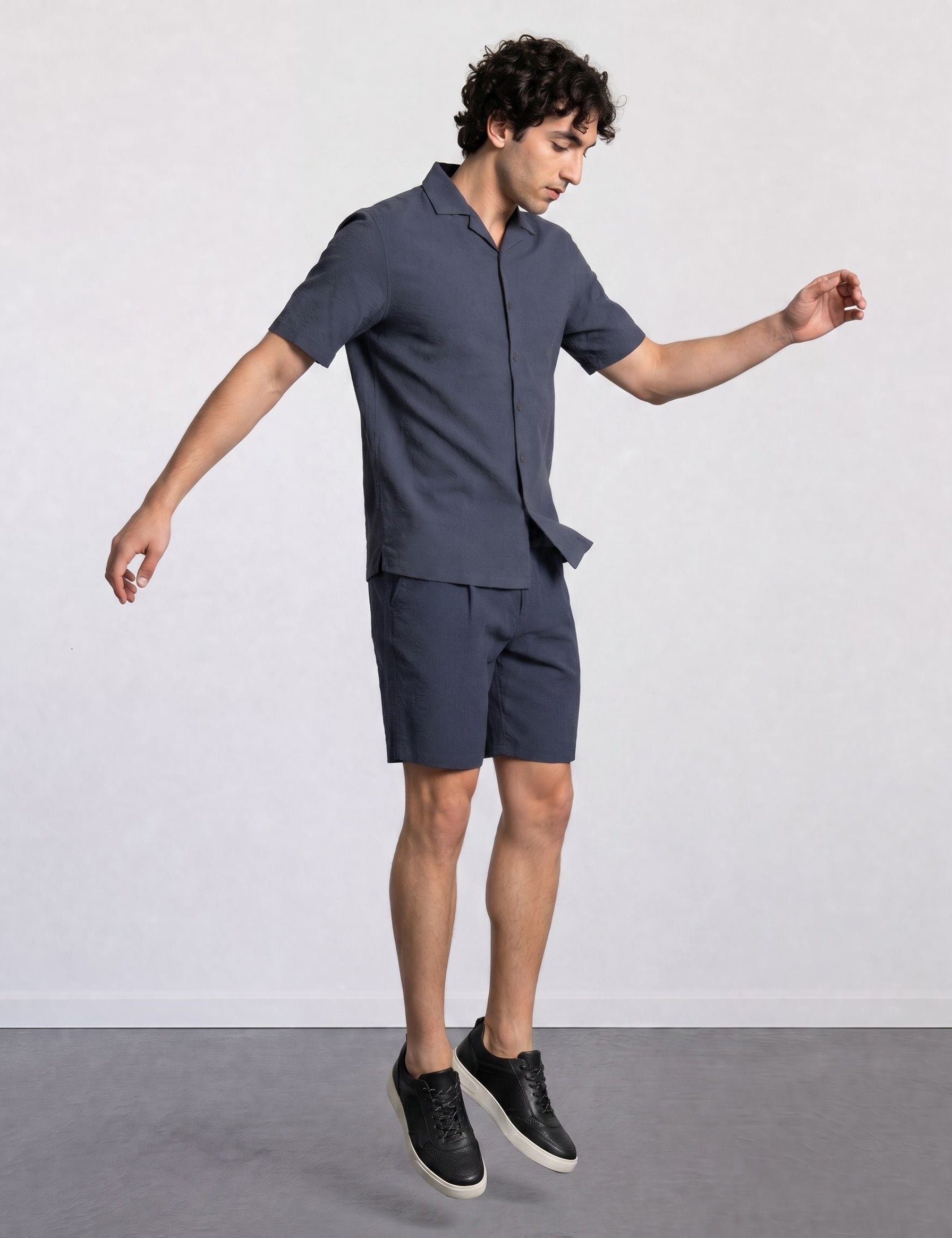 THE CITY PLEAT - TEXTURED SHORTS - NAVY BLUE