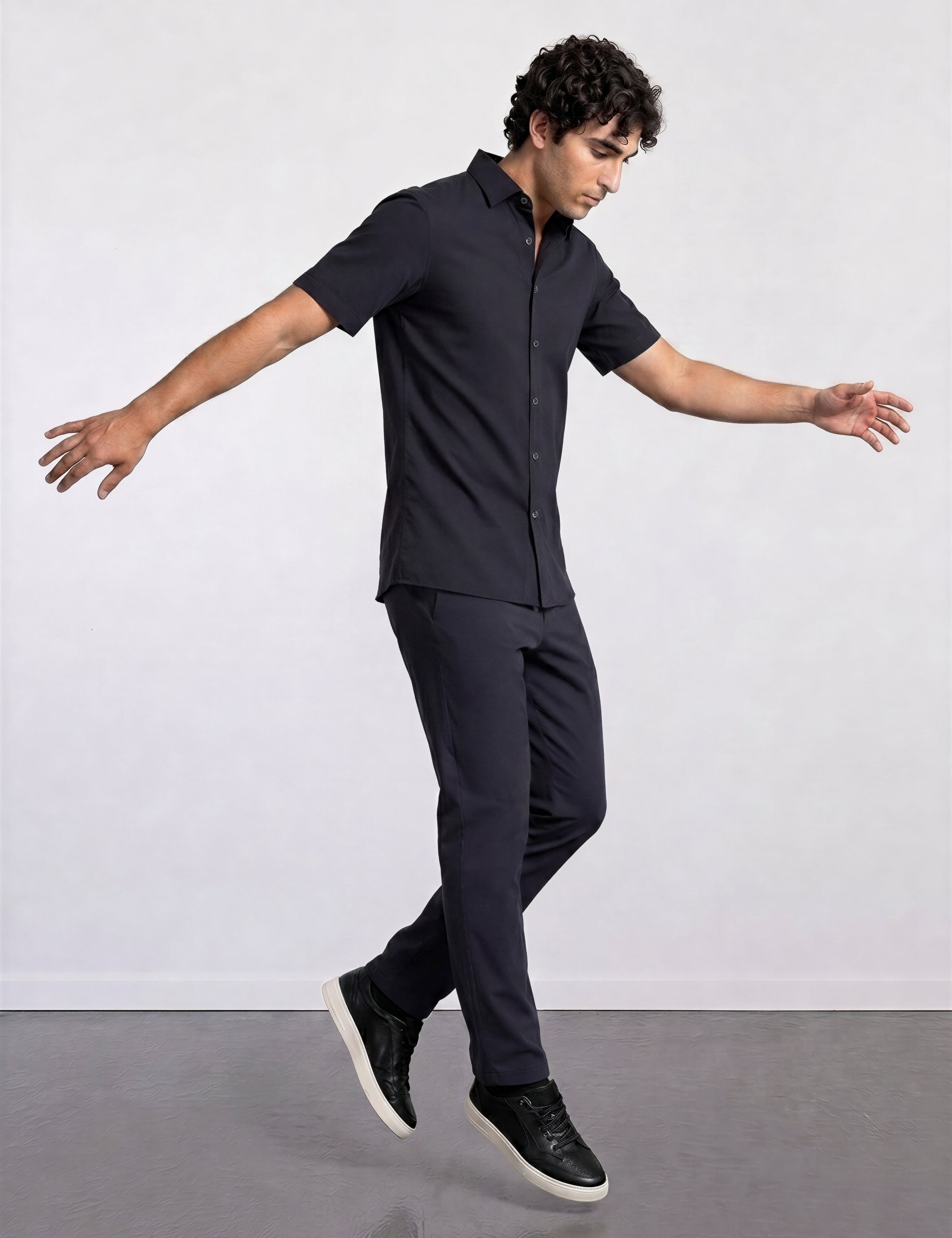 THE HYPERFLEX - SLIM HALF SHIRT - BLACK