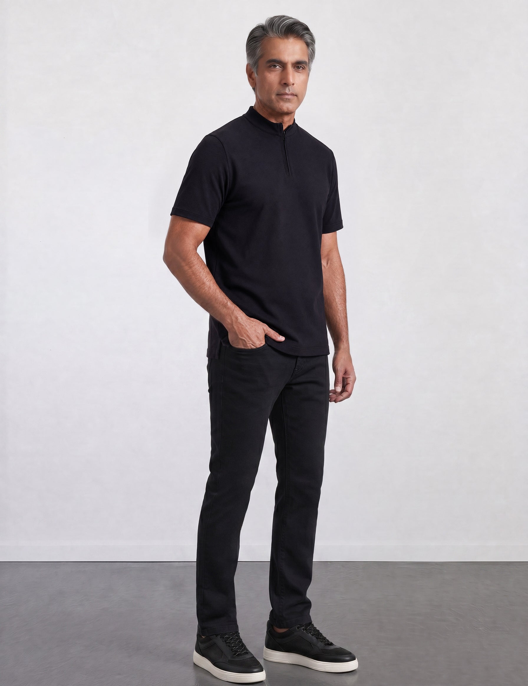 THE ACTIVE - QUARTER ZIP HALF TEE - BLACK
