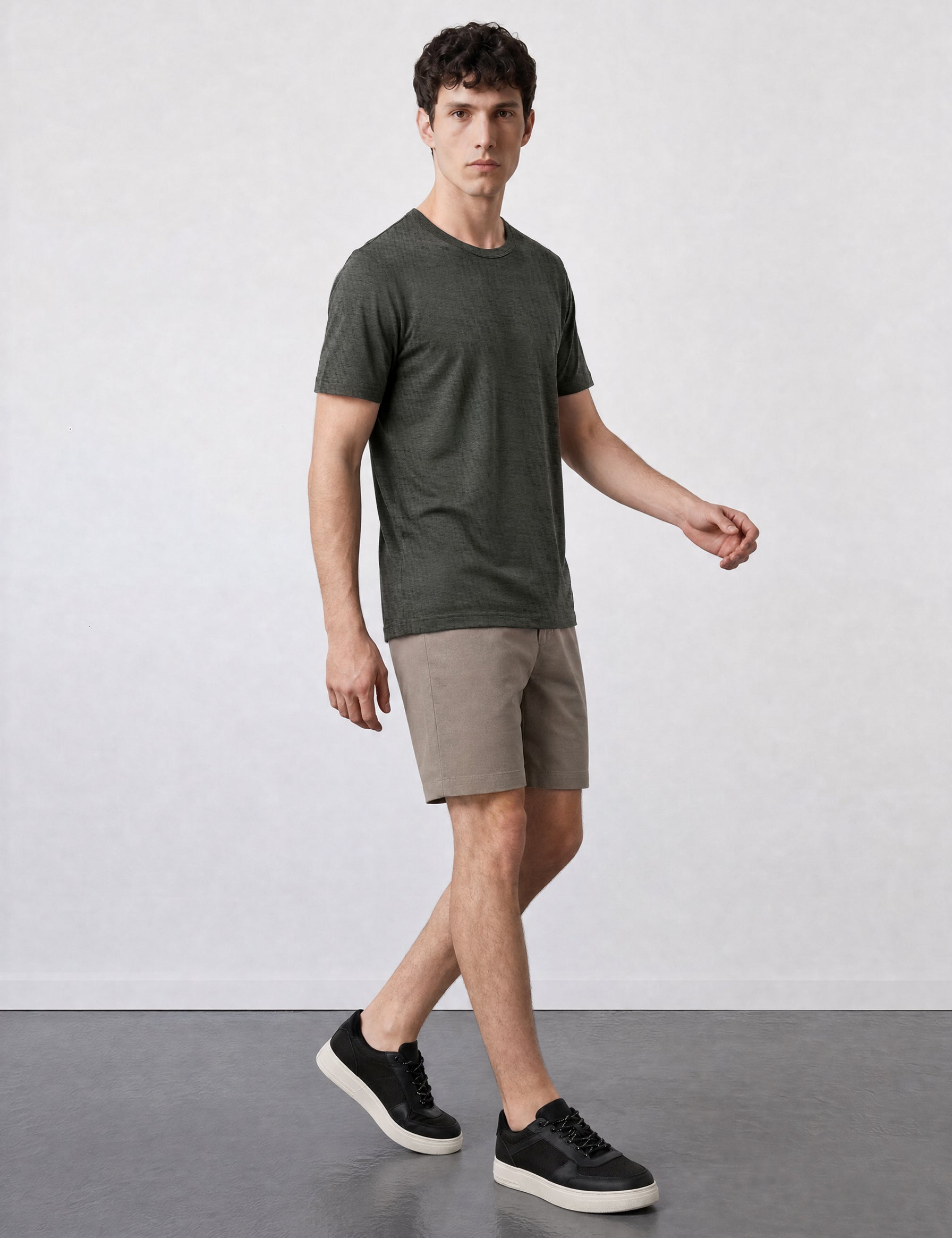 THE EVERYDAY - SEAMLESS HALF TEE - MILITARY GREEN