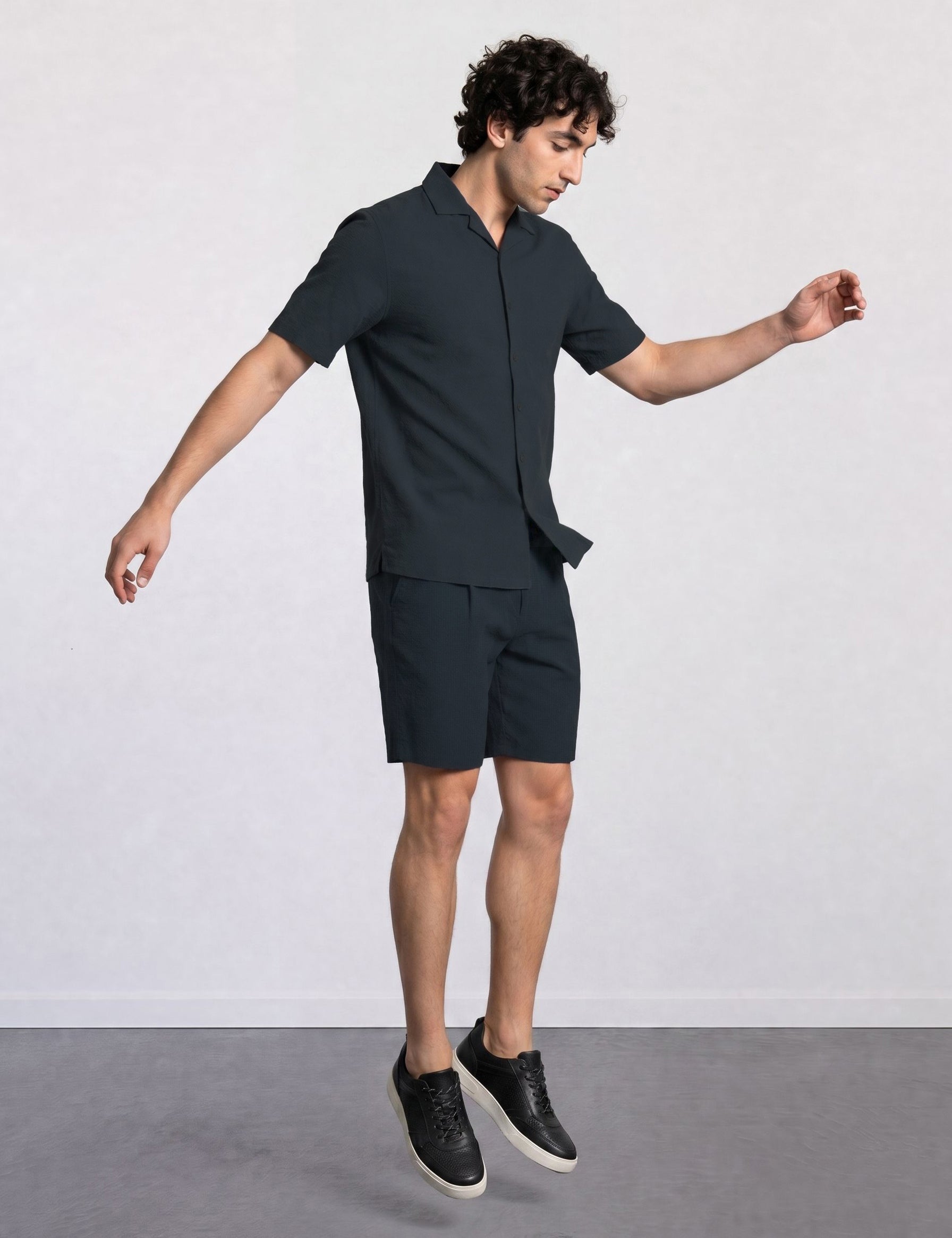 THE CITY PLEAT - TEXTURED SHORTS - NAVY BLUE