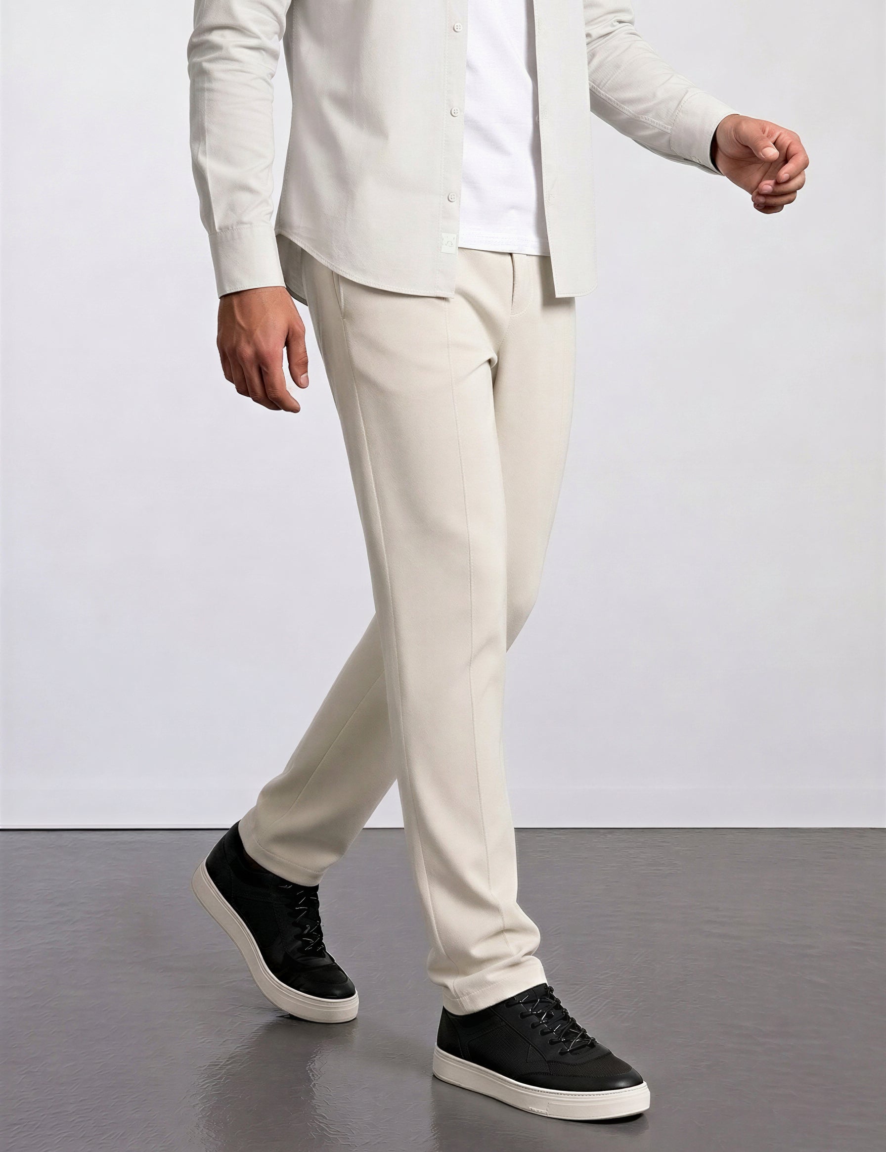 THE SOFT EASE - CHINO PANTS - SAND
