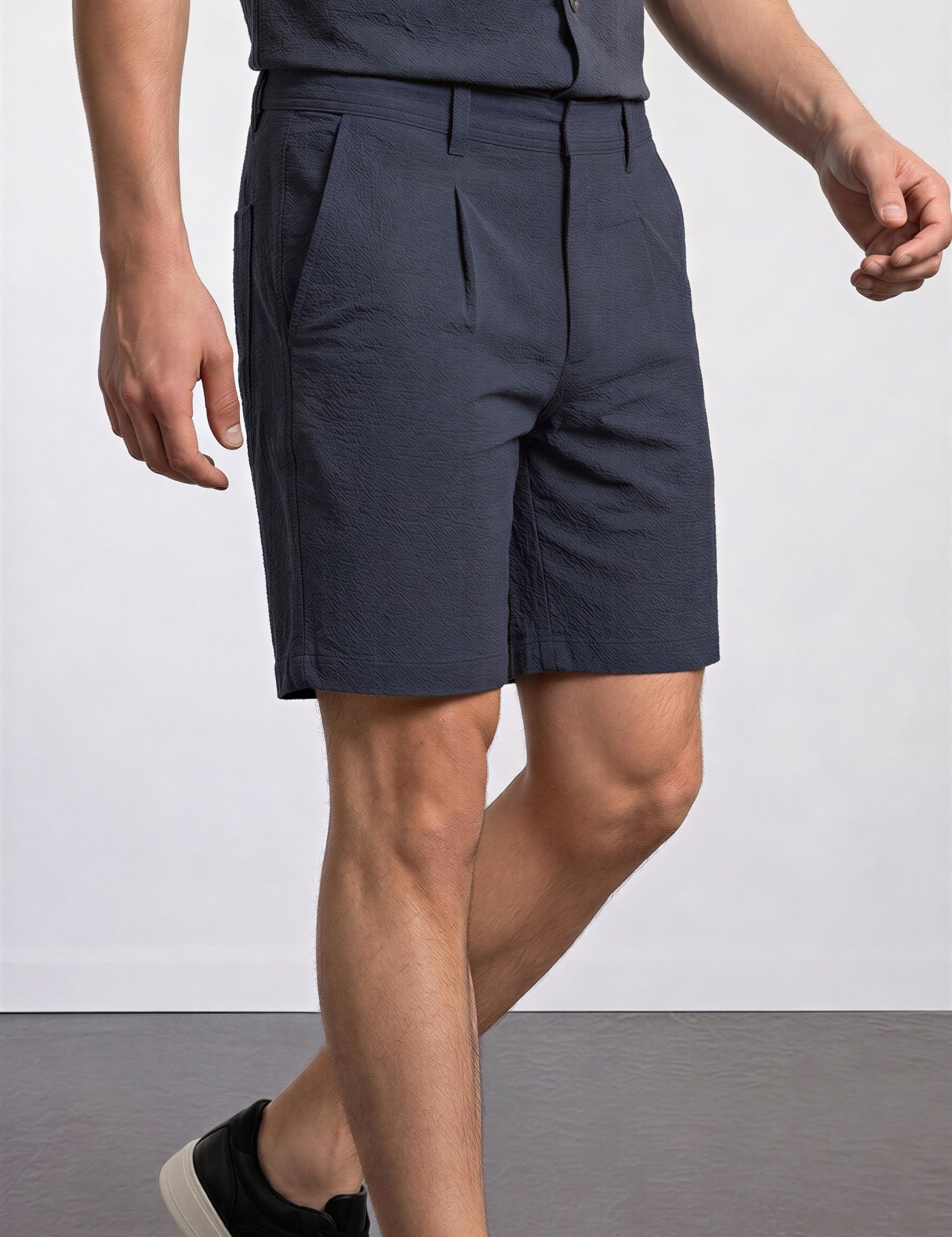 THE CITY PLEAT - TEXTURED SHORTS - NAVY BLUE