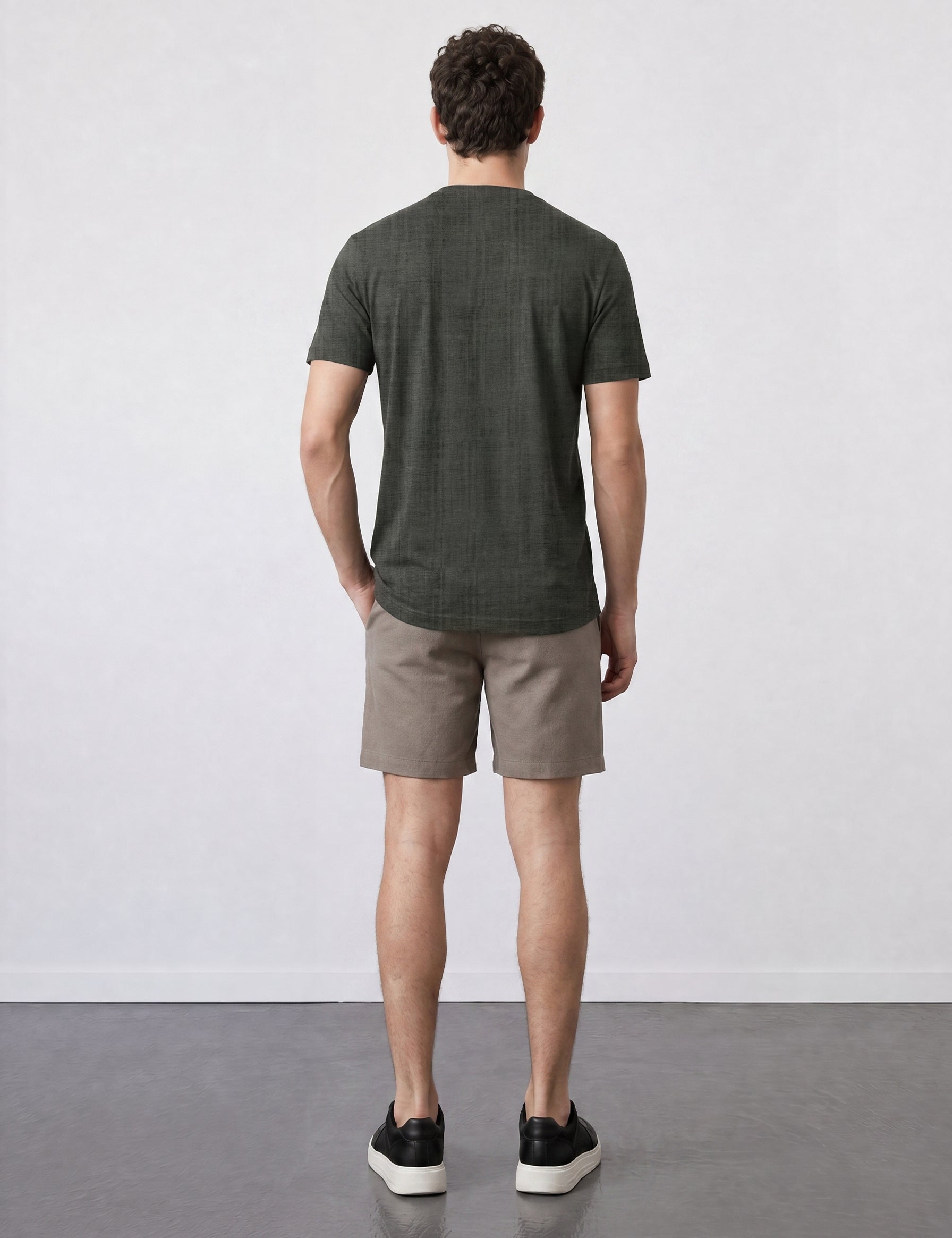 THE EVERYDAY - SEAMLESS HALF TEE - MILITARY GREEN