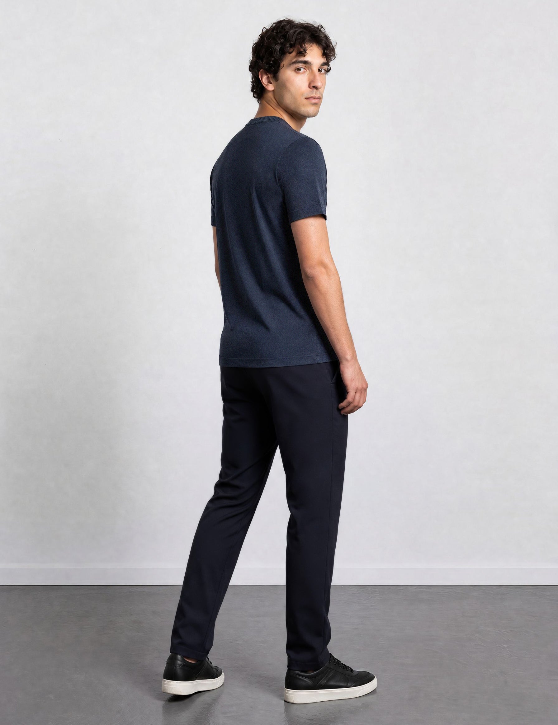 THE EVERYDAY - SEAMLESS HALF TEE - NAVY BLUE