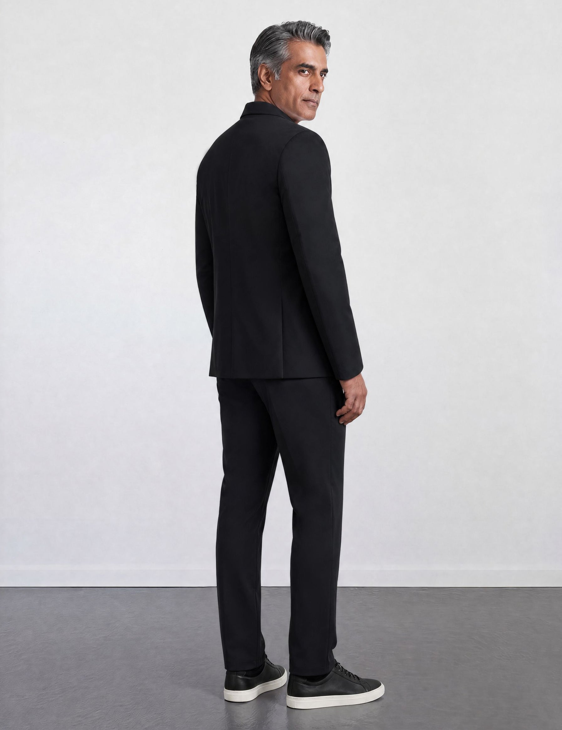 THE TECH TWILL - SUPER SLIM BLAZER - BLACK
