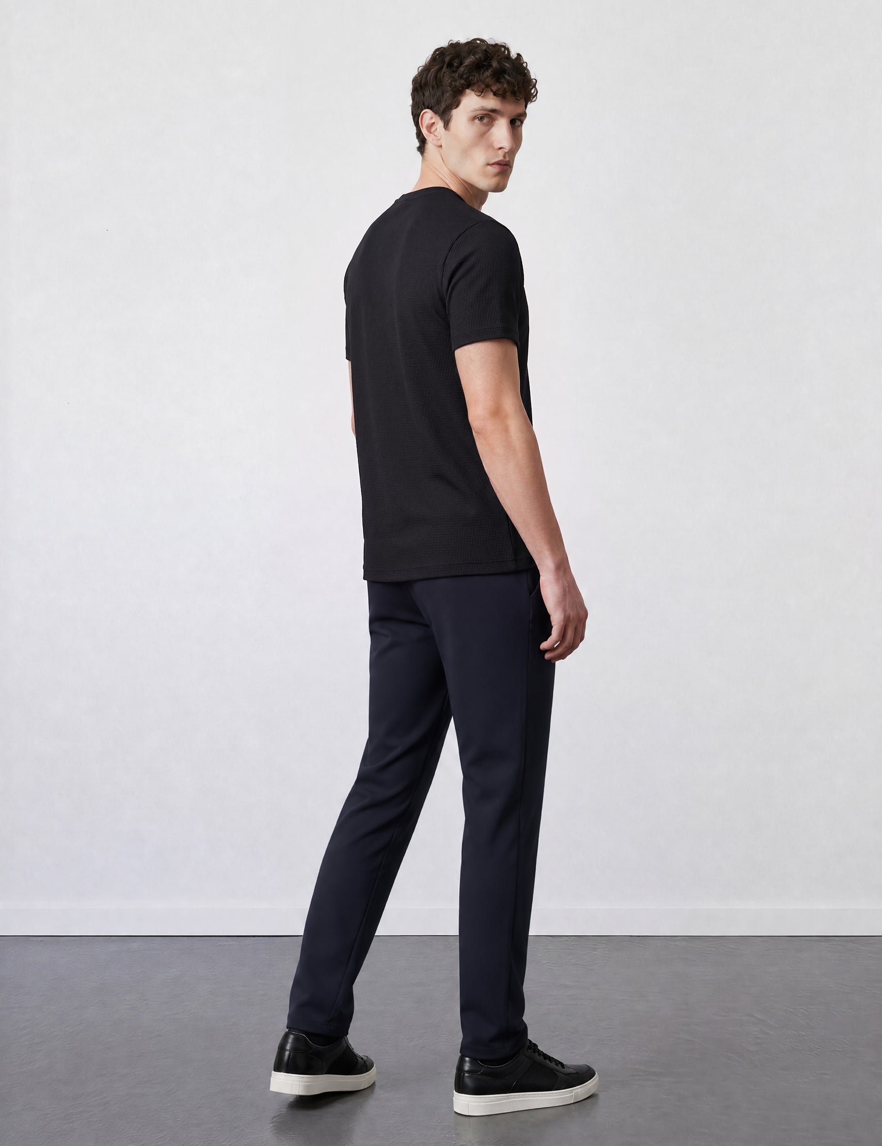 THE EVERYDAY - PIQUÉ TEE - BLACK